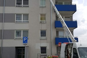 Čištění a nátěry fasád z plošiny