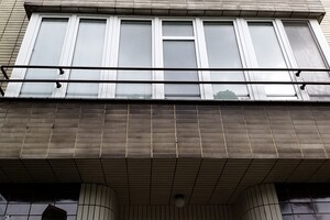 Čištění keramické fasády Praha