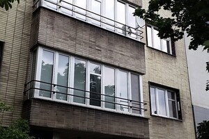 Čištění keramické fasády