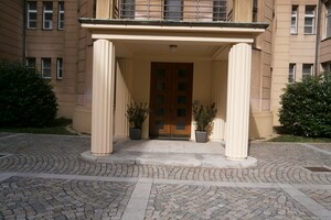 Oprava a nátěr vchodu PO