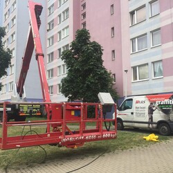 Mytí fasád paneláků 1